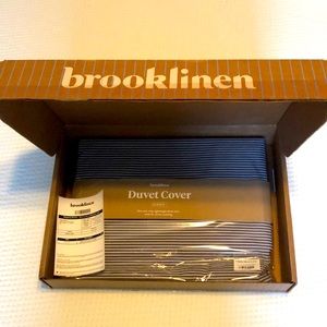 Brooklinen Classic Full/Queen Duvet Cover. Graphite and steel Oxford Striped